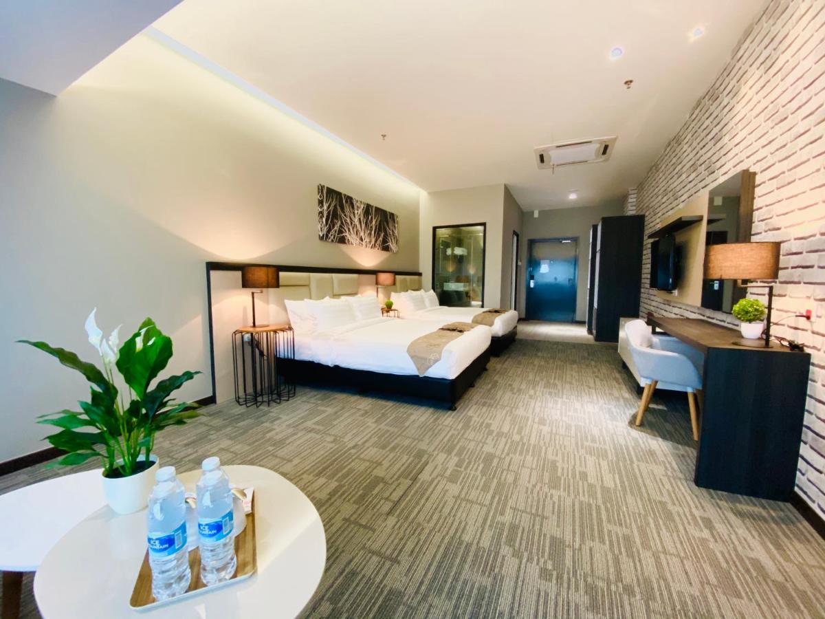 Glex Hotel Signature Джохор-Бару Экстерьер фото