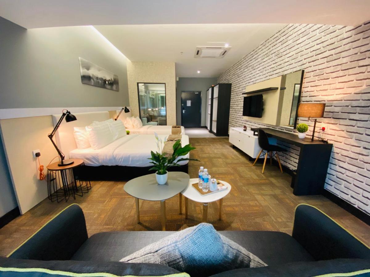 Glex Hotel Signature Джохор-Бару Экстерьер фото