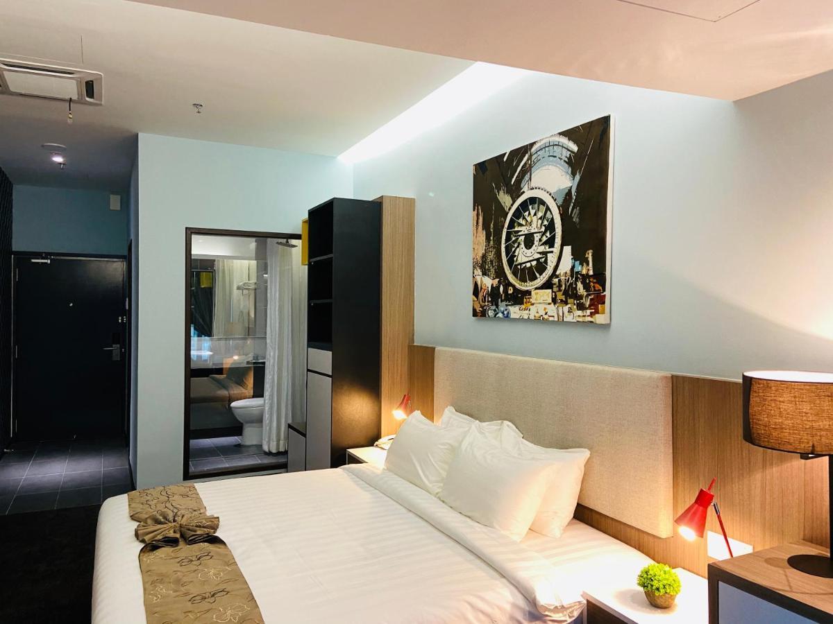 Glex Hotel Signature Джохор-Бару Экстерьер фото